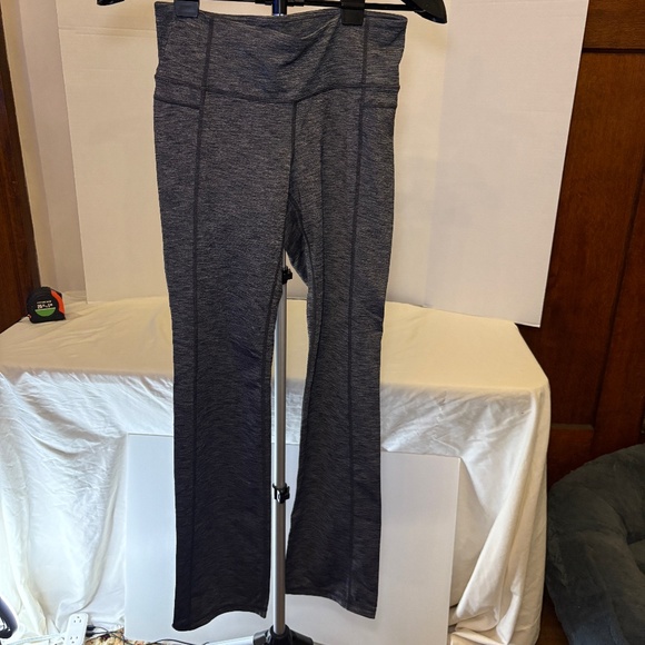 Athleta Pants - Athleta Chaturanga Leggings Gray Women's Size Medium 305922